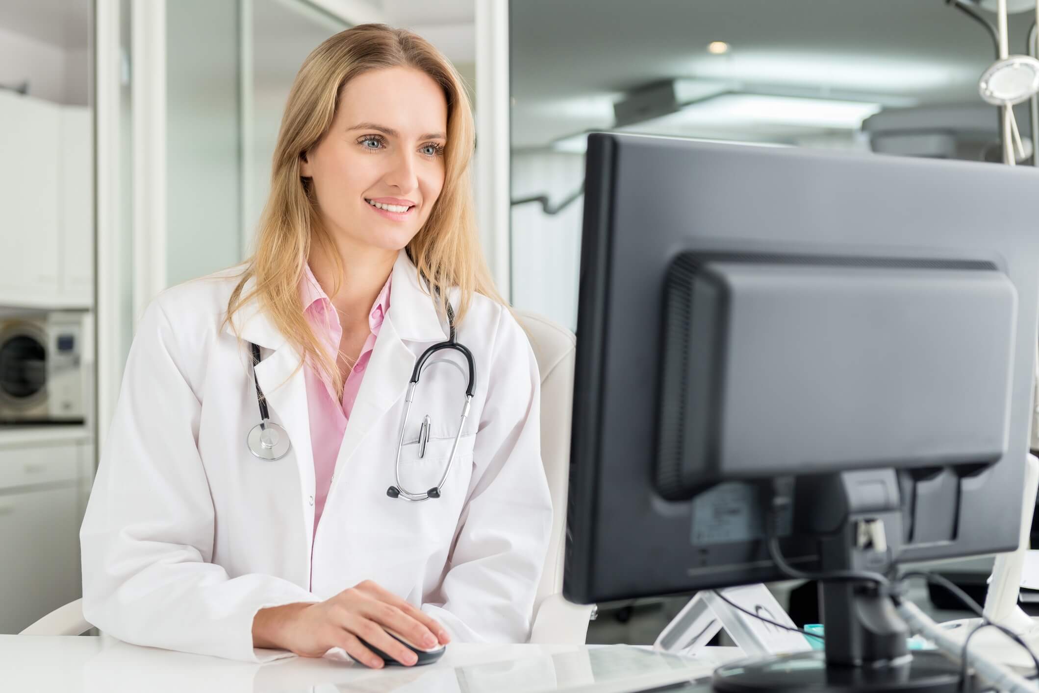 female biomedical science student working in lab