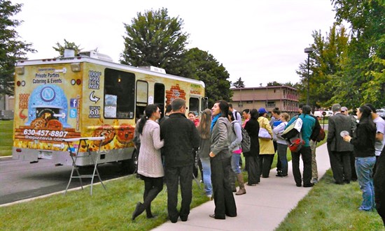 NUHS students in line at food truck