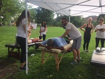 dc interns treating runners oak park race
