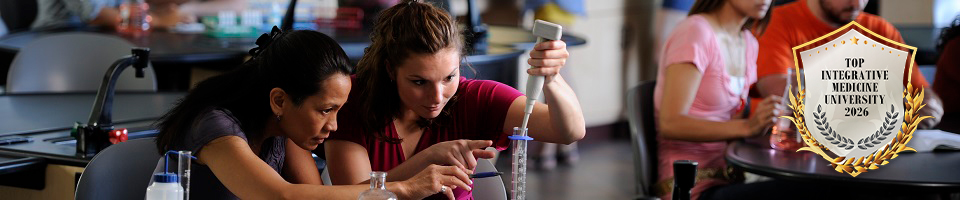 biomedical science bachelors of science students in laboratory